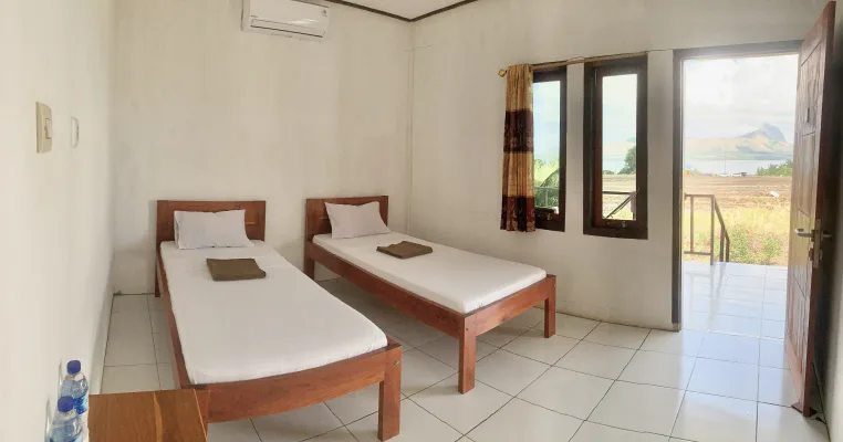 Deluxe Twin Room 11