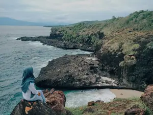 Photo by Aldomarung
